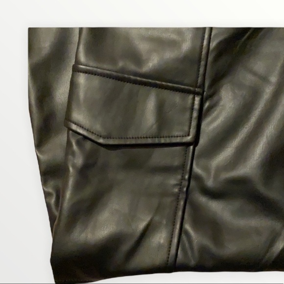 NWT 7 FOR ALL MANKIND Black Faux Leather Cargo Pants, Size Medium - Picture 6 of 10